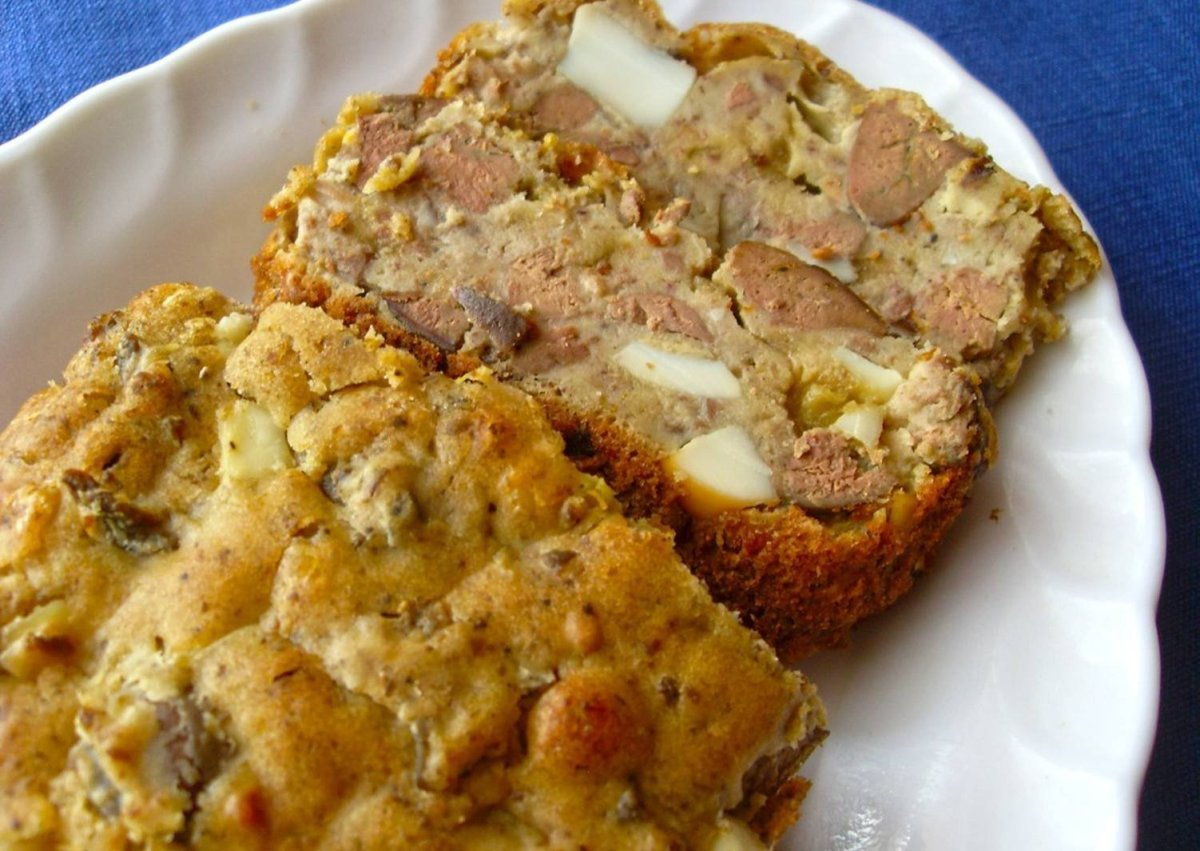 Сдобный пирог грецким орехом