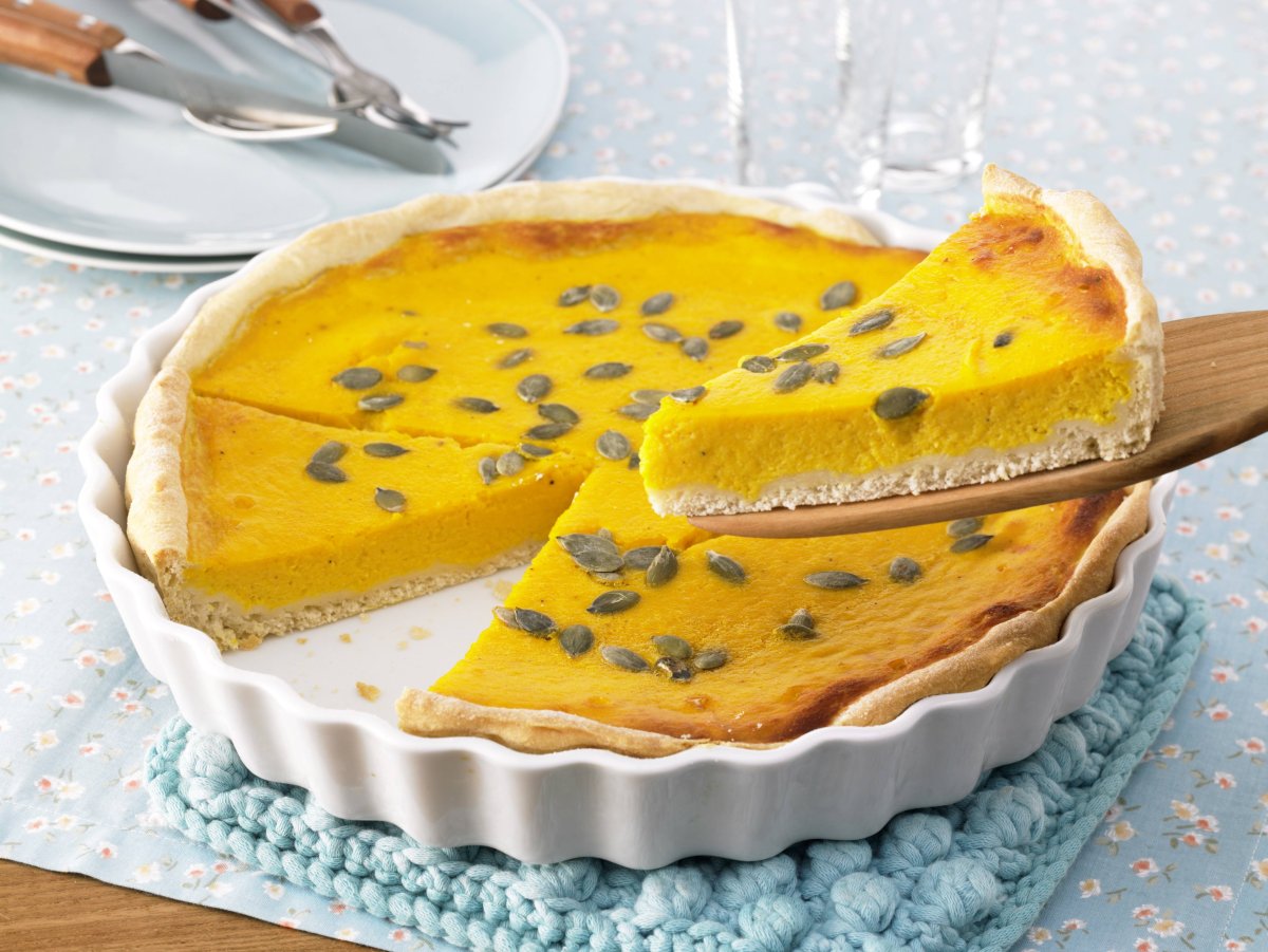 Песочный пирог с персиками консервированными