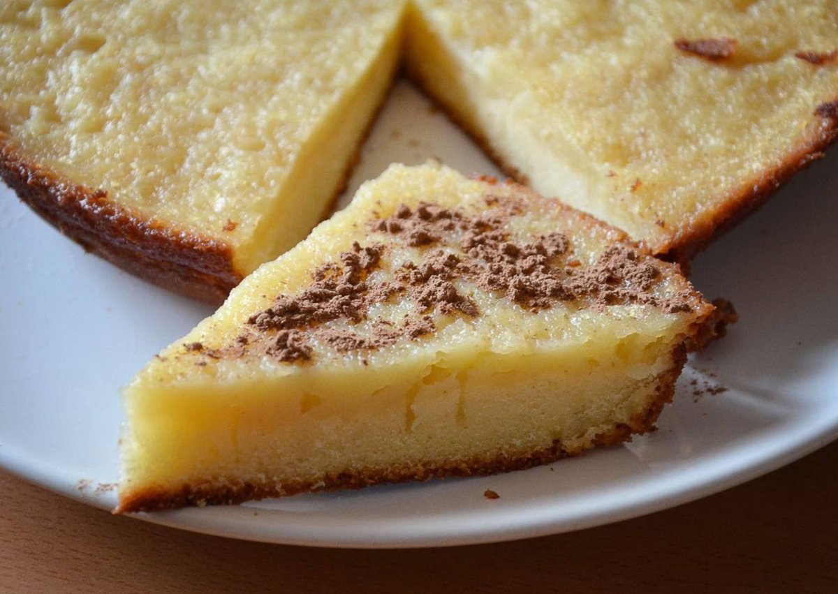 Шарлотка с карамелизованными яблоками