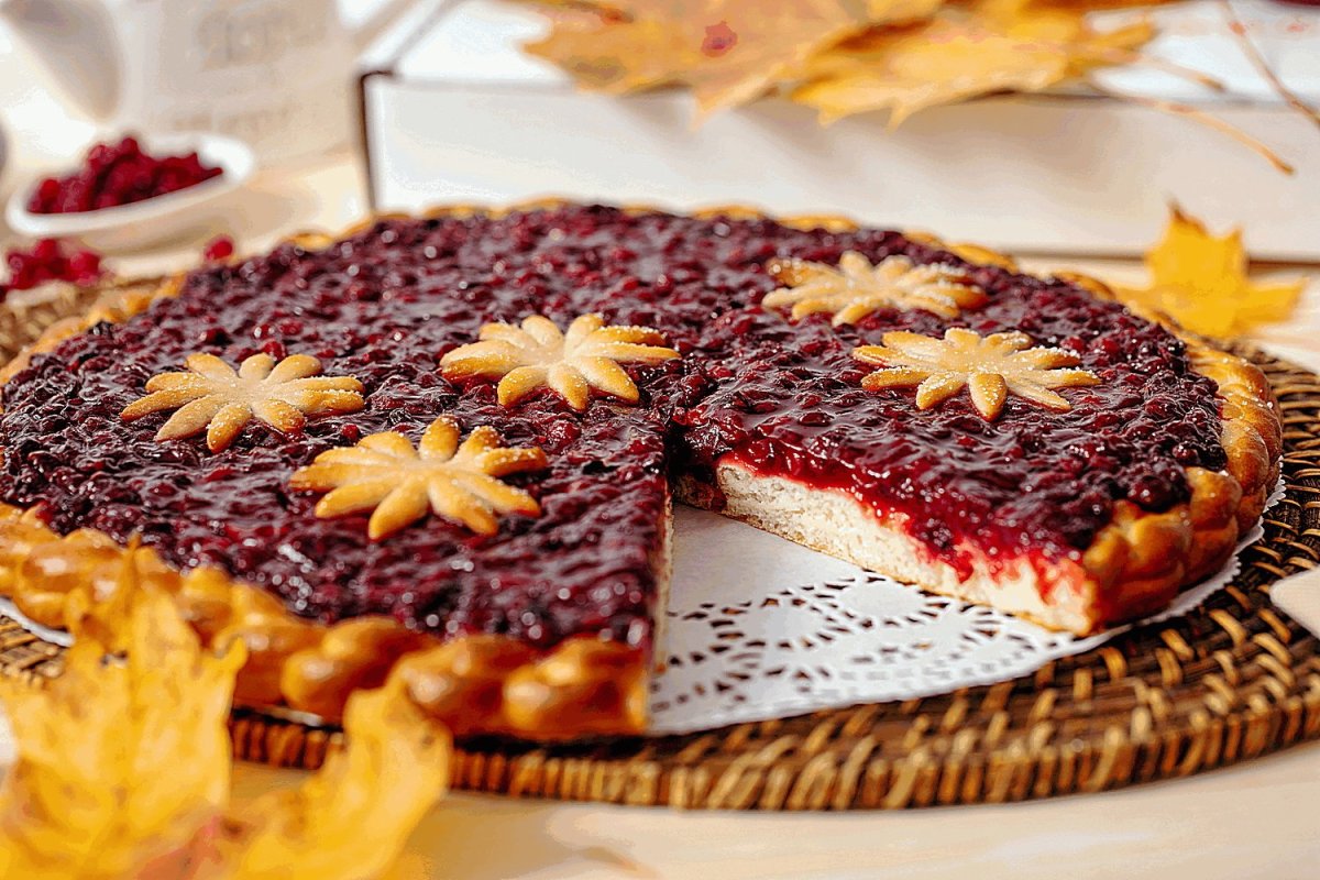 Пирог с брусникой