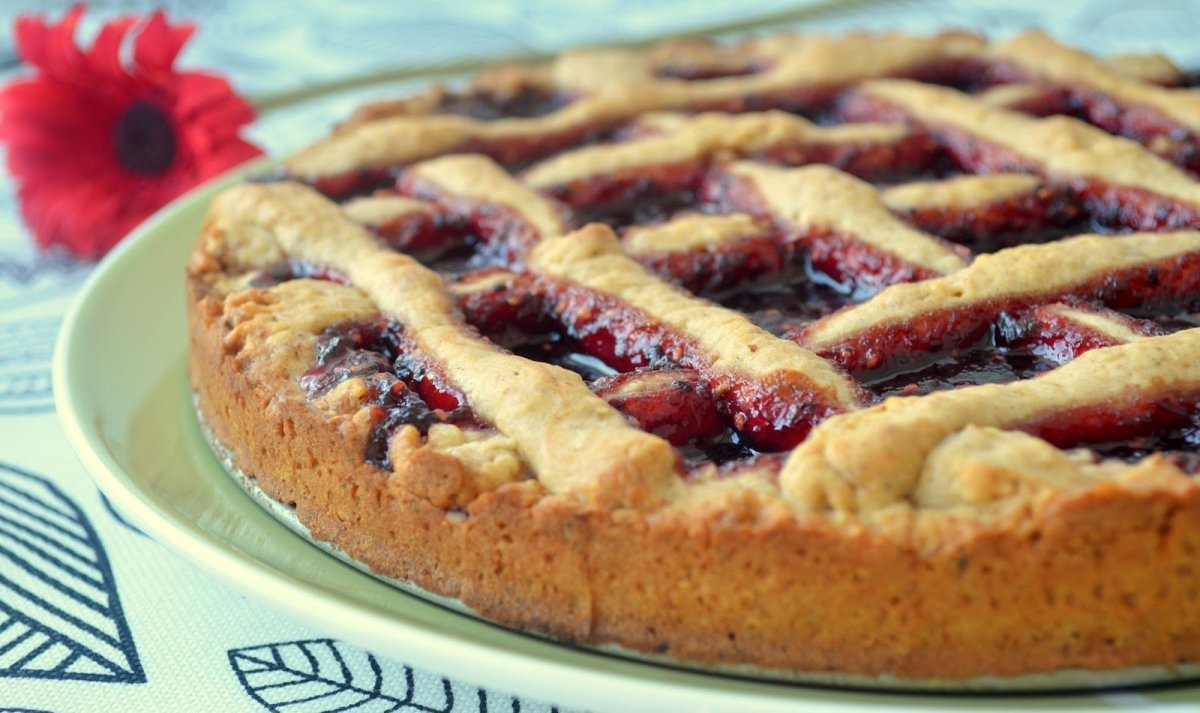 Пирог с творогом и персиками