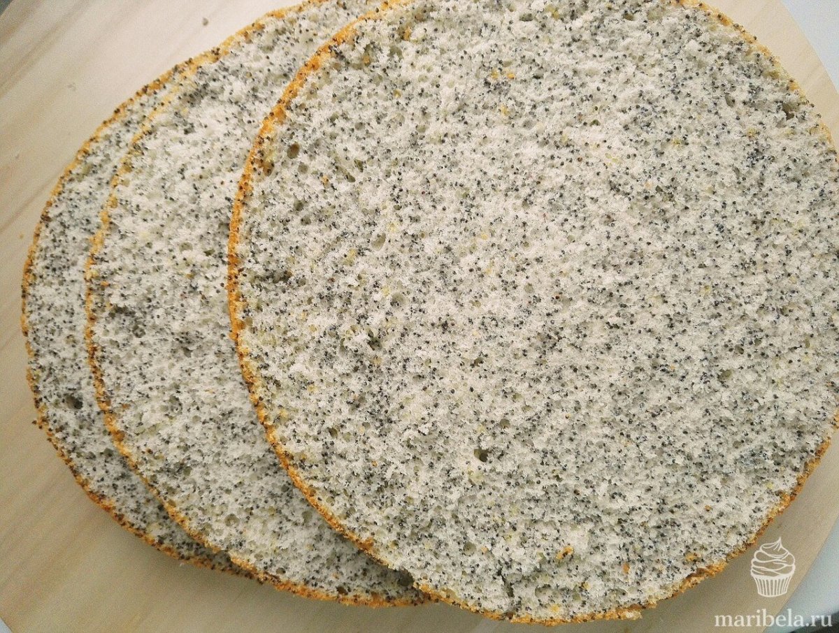 Булочка рулет с маком