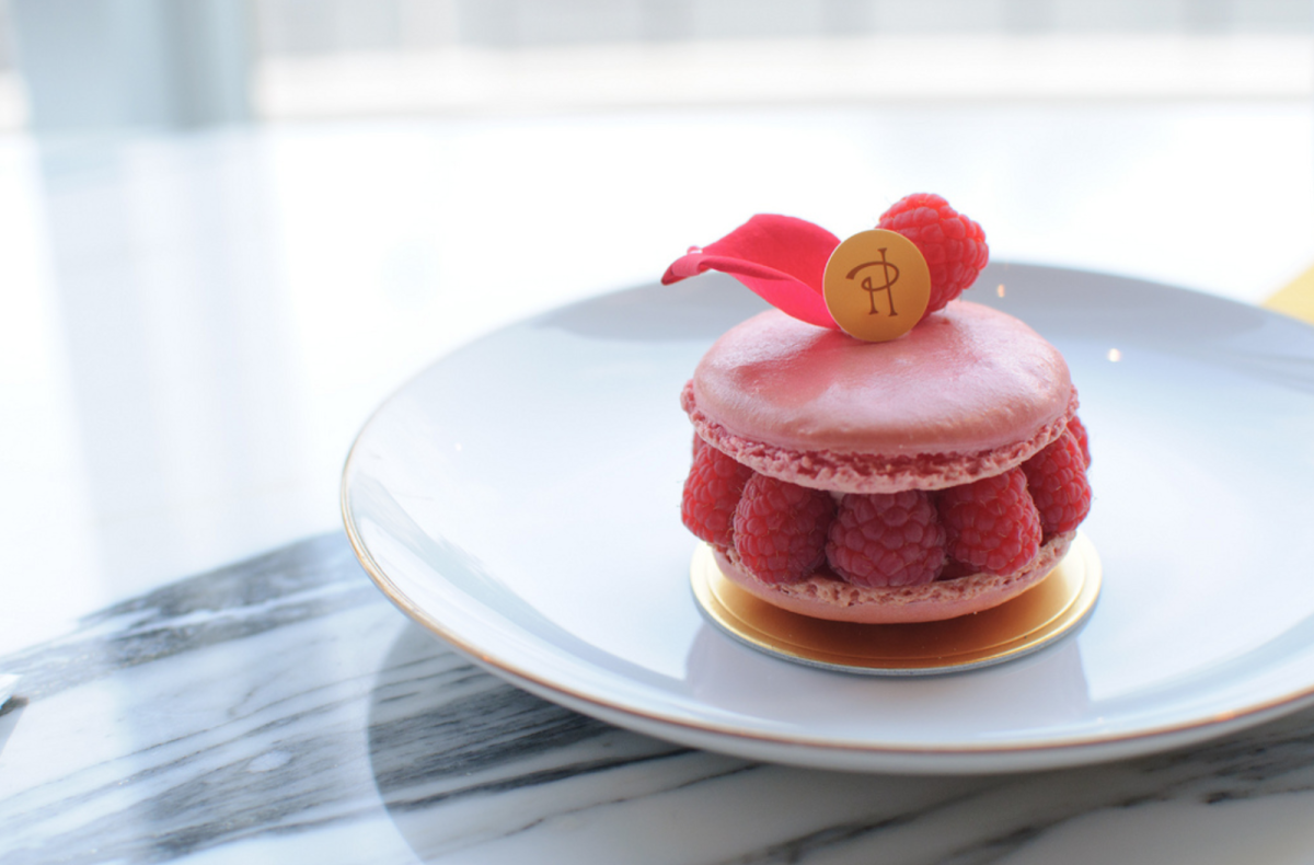 Пьер Эрме десерт Ispahan