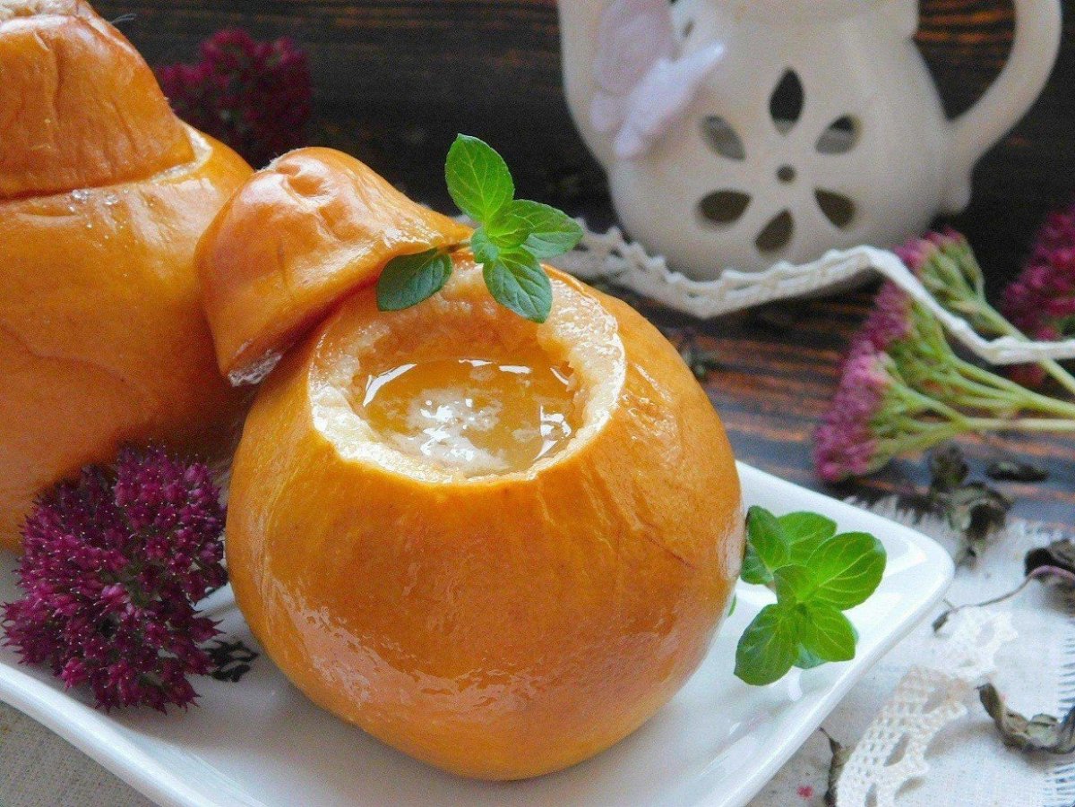 Яблоки запеченные половинками
