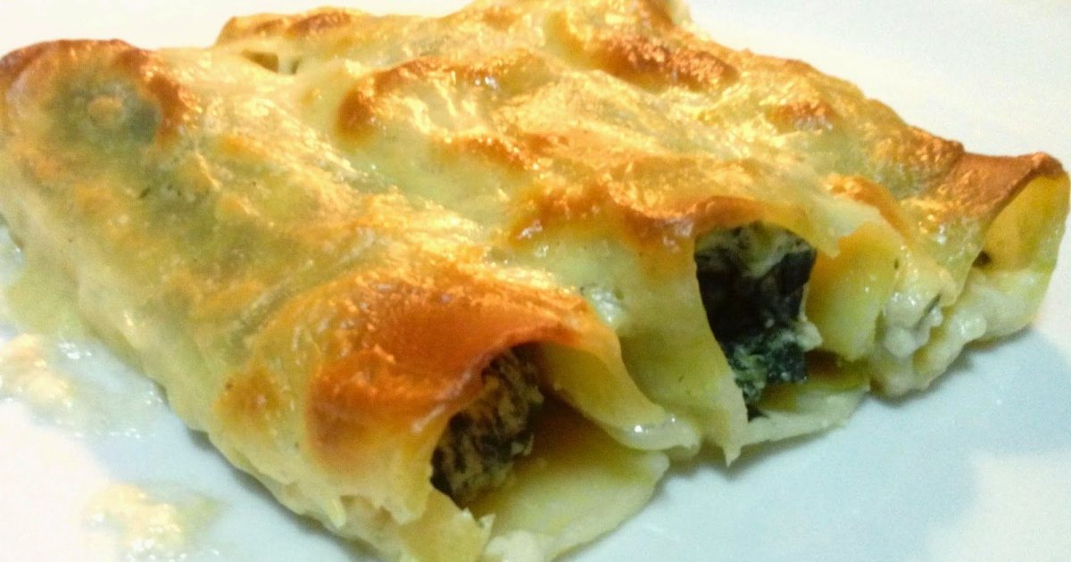 Каннеллони с рубленной говядиной под неаполитанским соусом