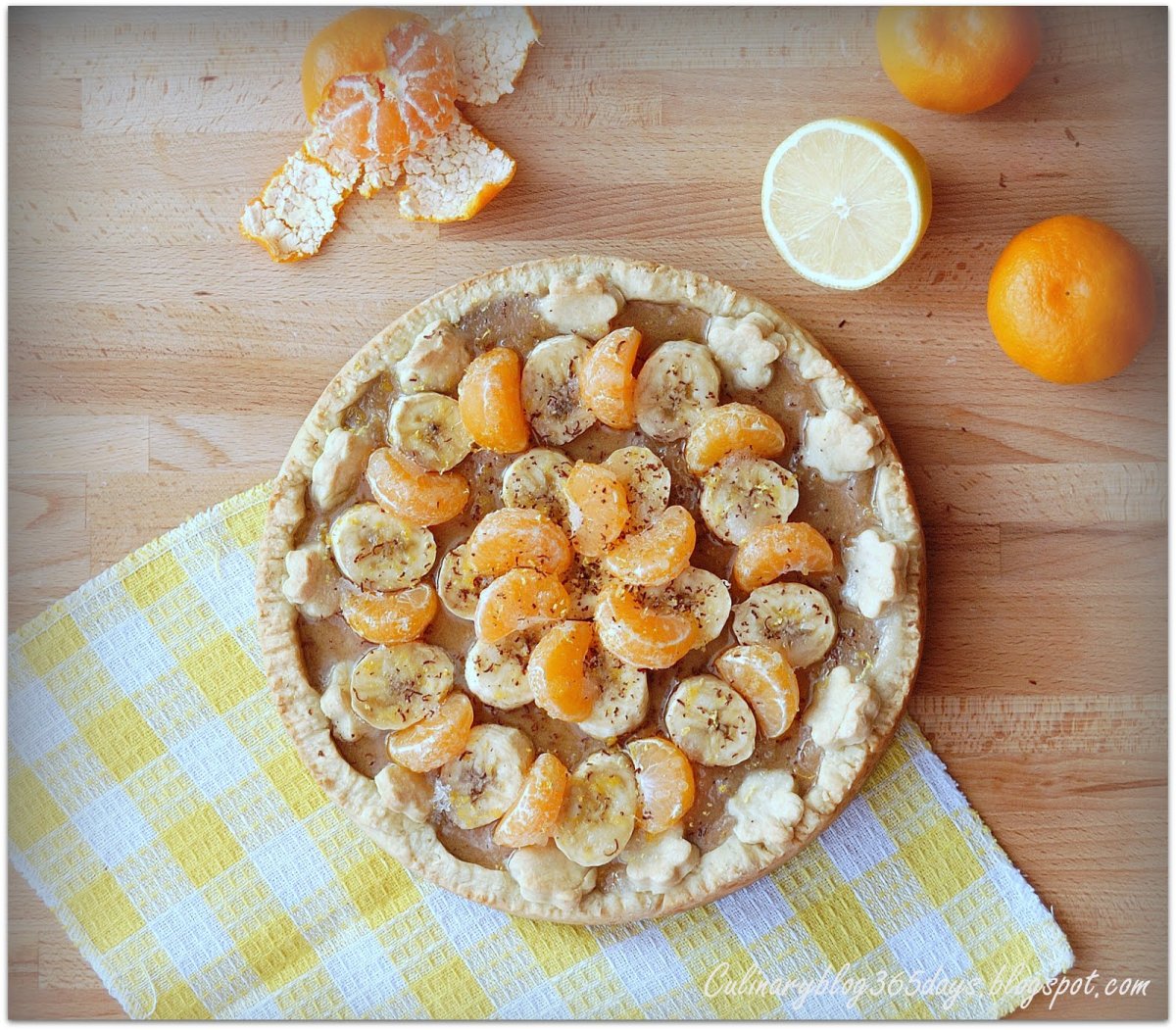 Пирог с бананом и мандаринами