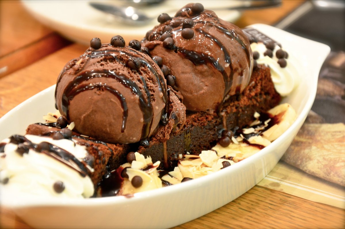Шоколадно банановый десерт