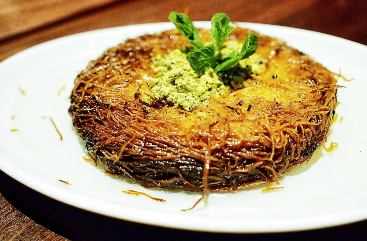 Кюнефе с грецкими орехами