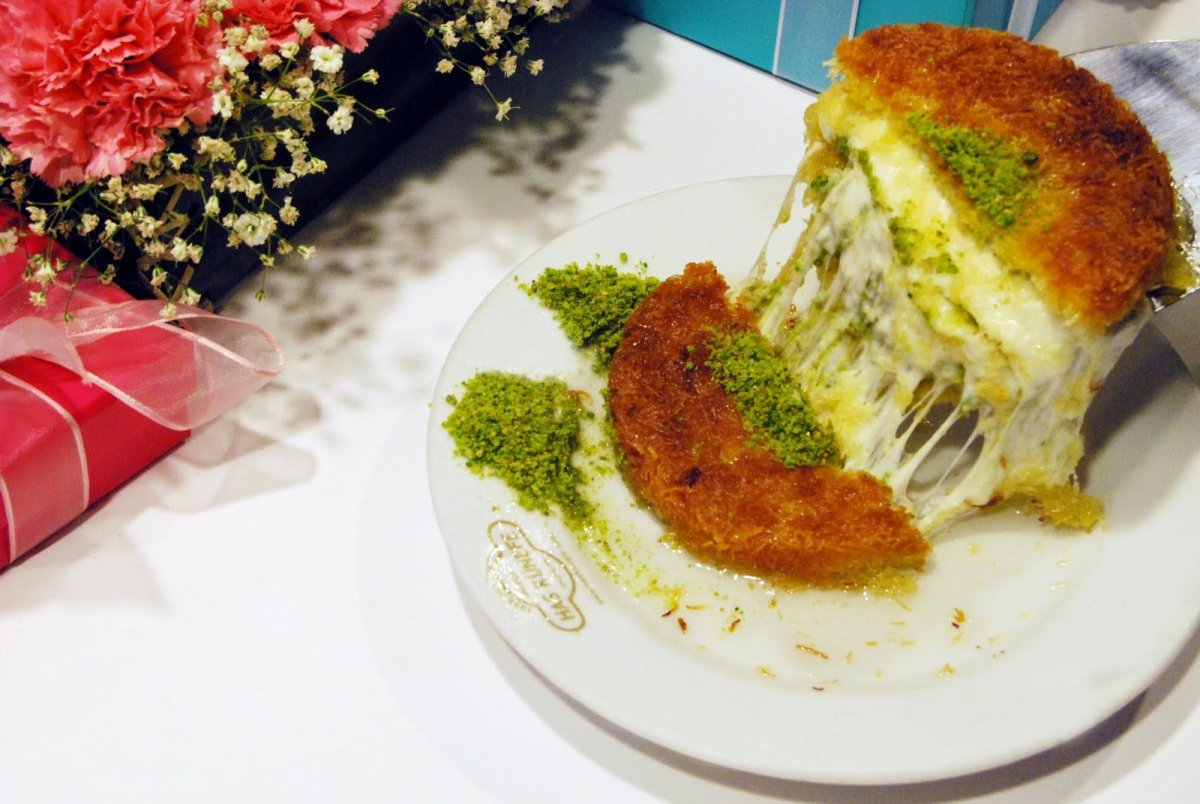 Кюнефе с мороженым