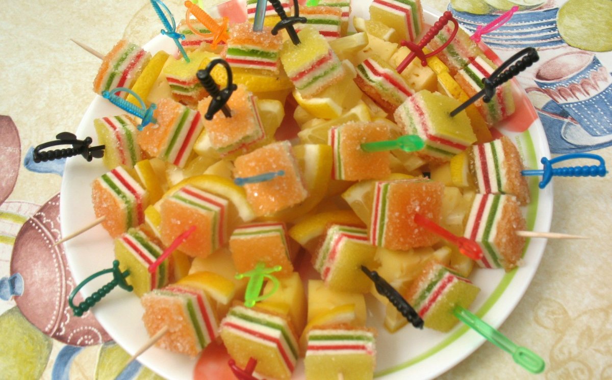 Канапе с киви и бананом