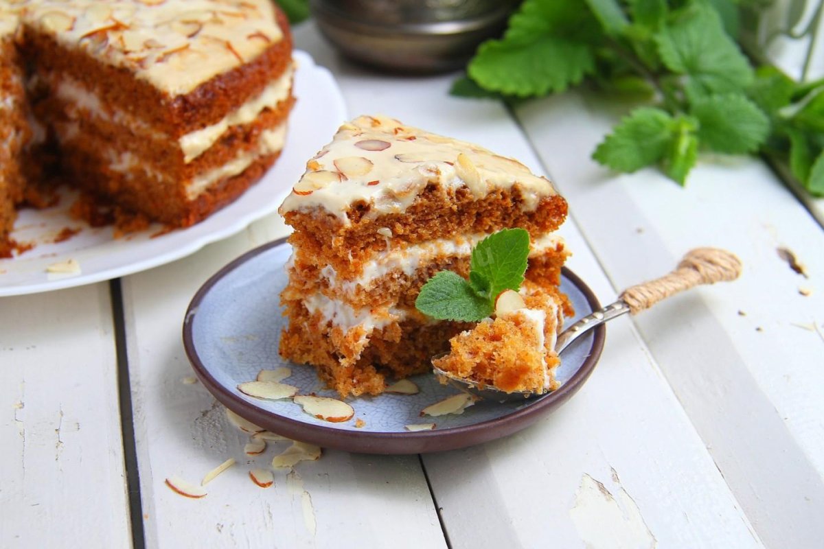 Десерт с финиками и грецкими орехами