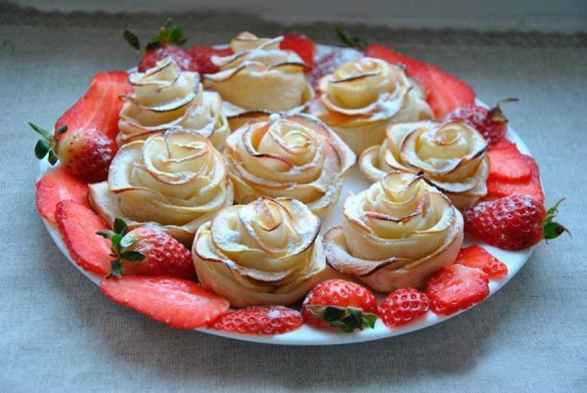 Розочки из яблок