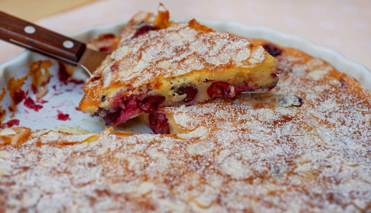 Клафути с персиками