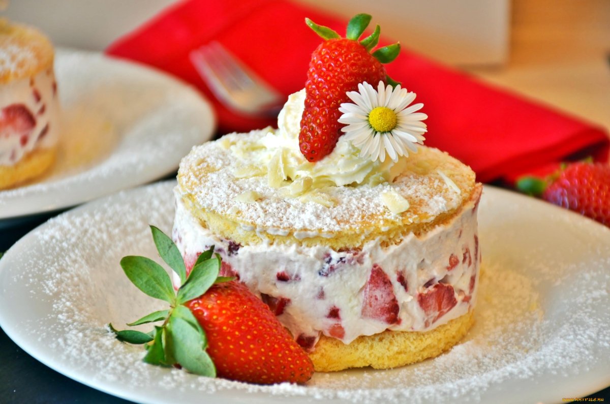 Декор торта с ромашками