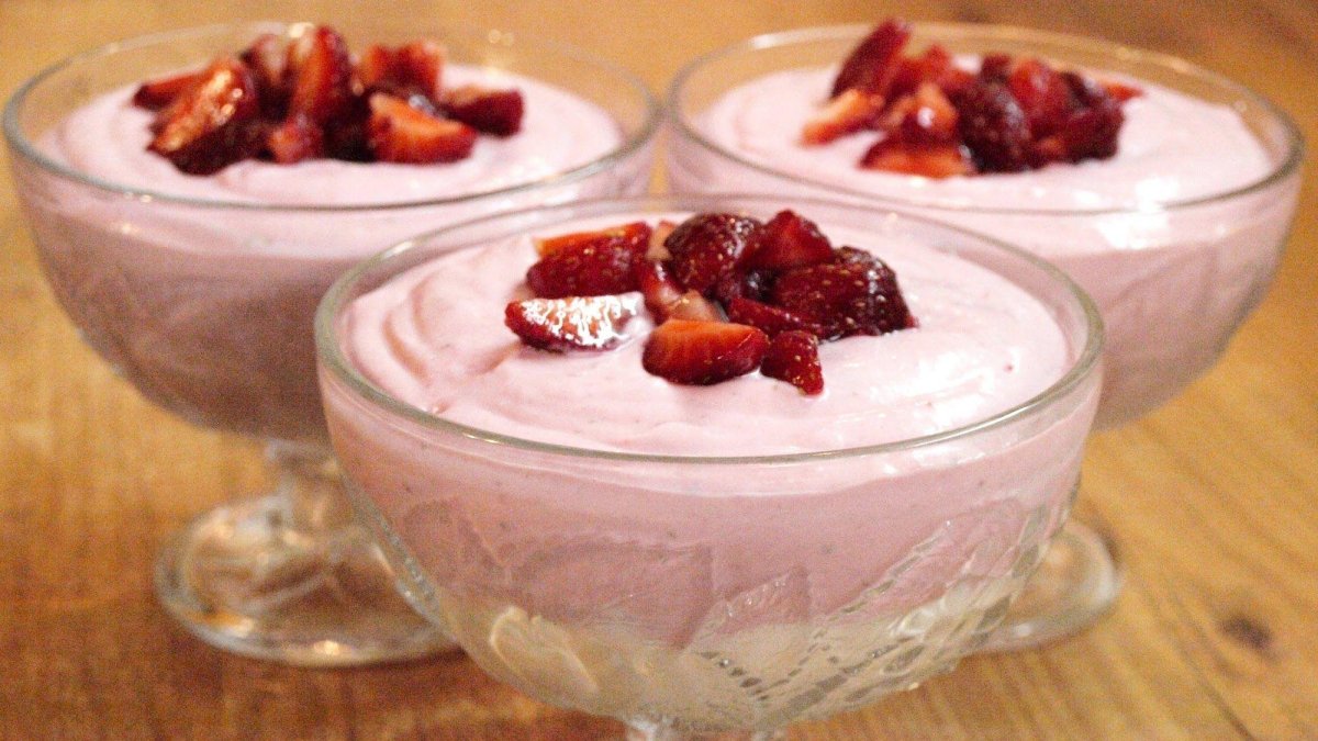 Творог с клубникой