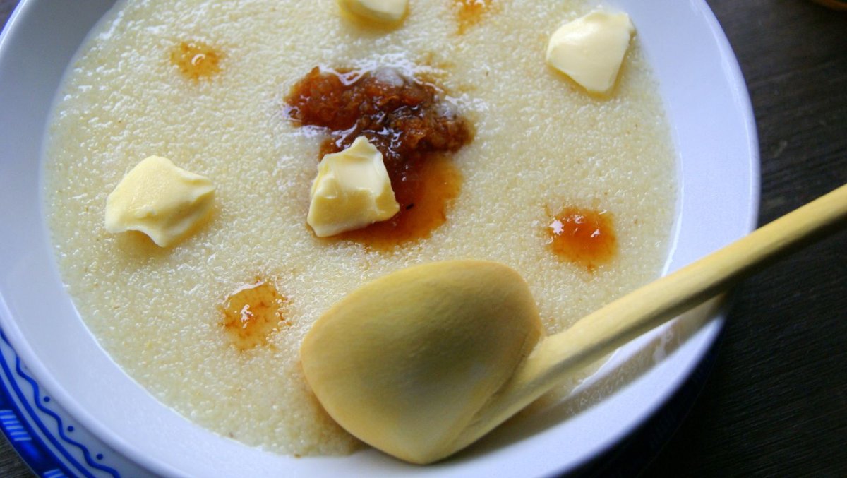 Красивая манная каша