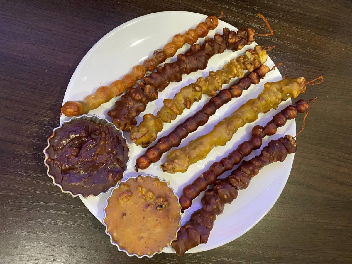 Шоколадный кекс с вишней