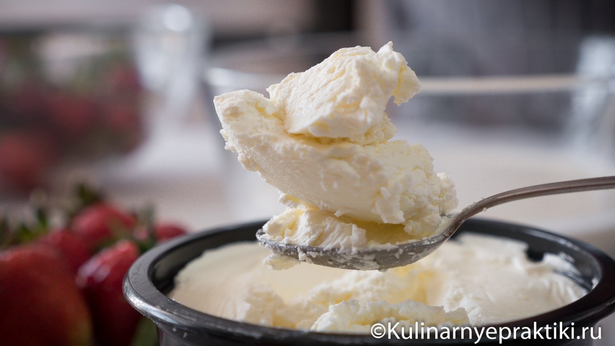 Глазурью с мягким сливочным сыром