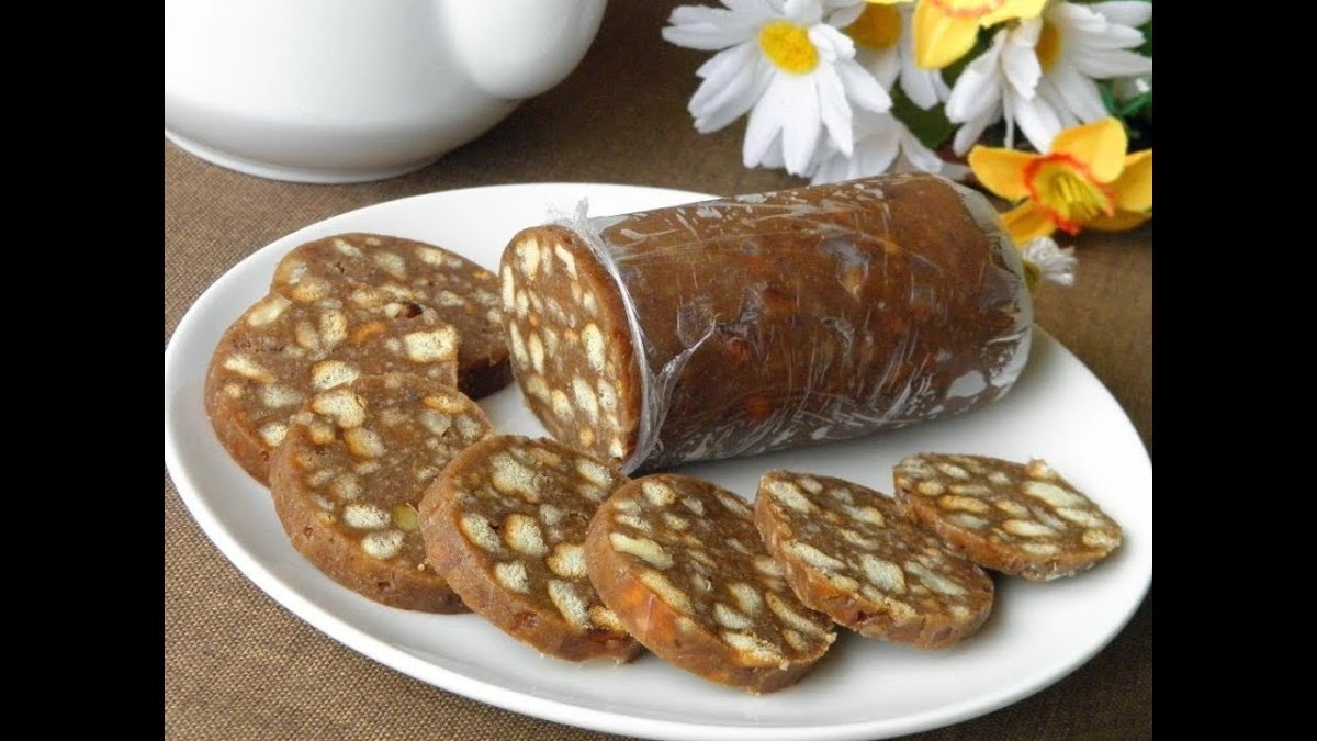 Сладкая шоколадная колбаска
