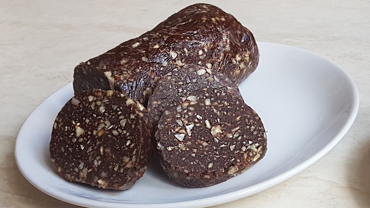 Пирожное колбаска из печенья