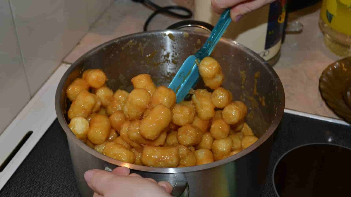 Трубочки и орешки со сгущенкой