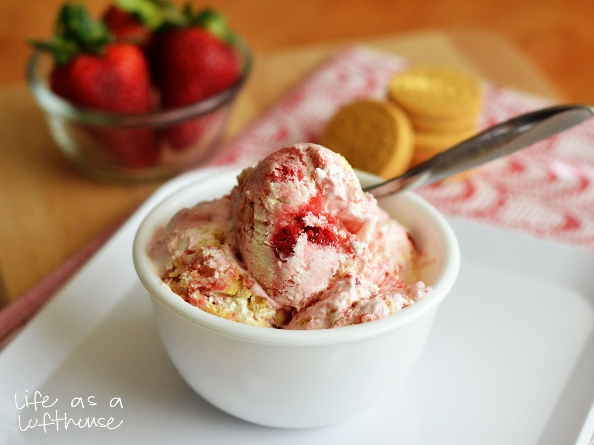 Клубника с маскарпоне и мороженым