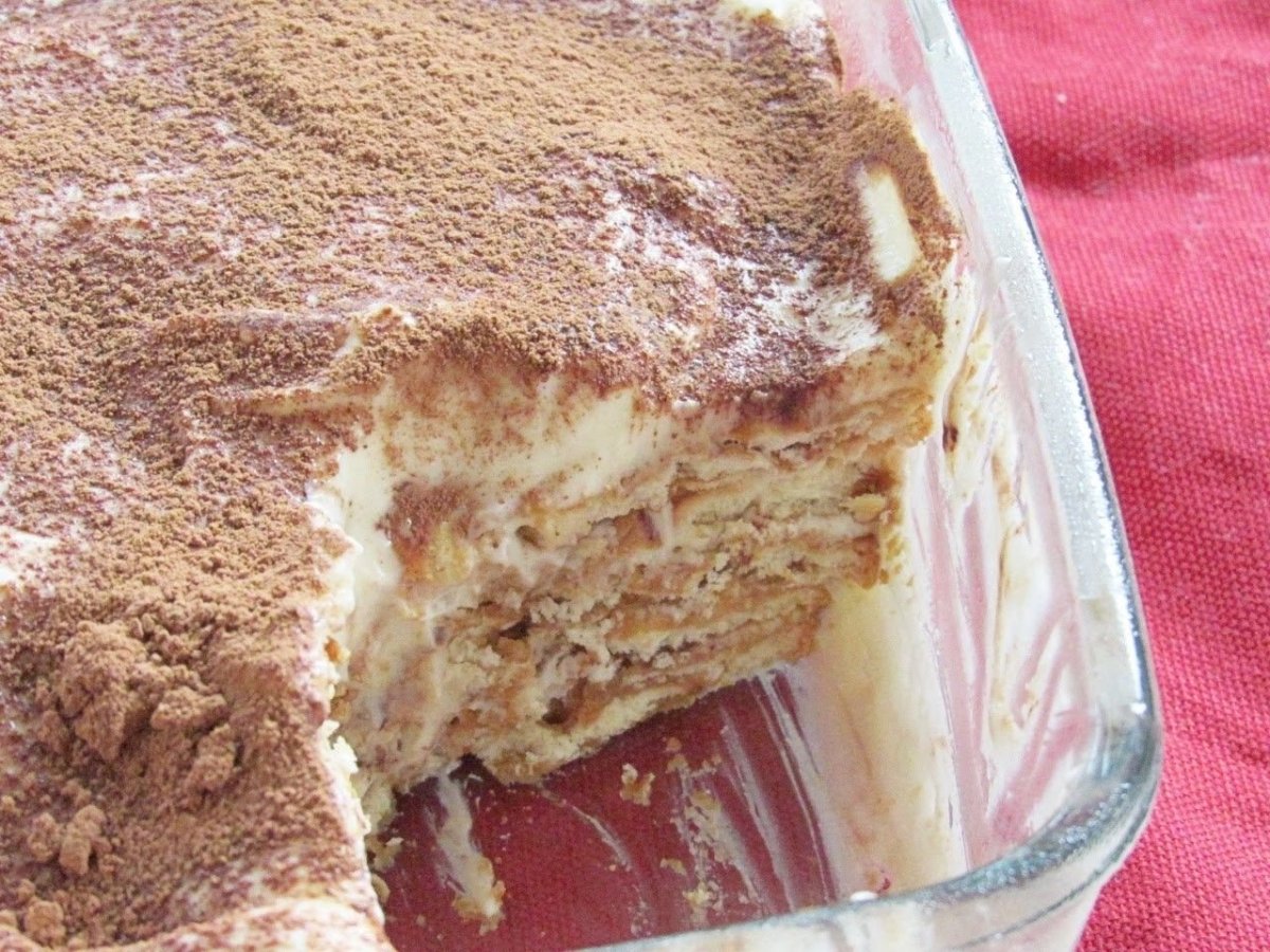 Торт с печеньем и сгущенкой