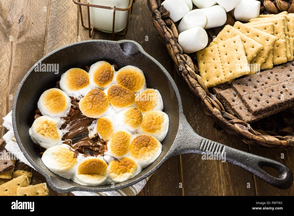 Маршмеллоу в духовке с шоколадом и печеньем