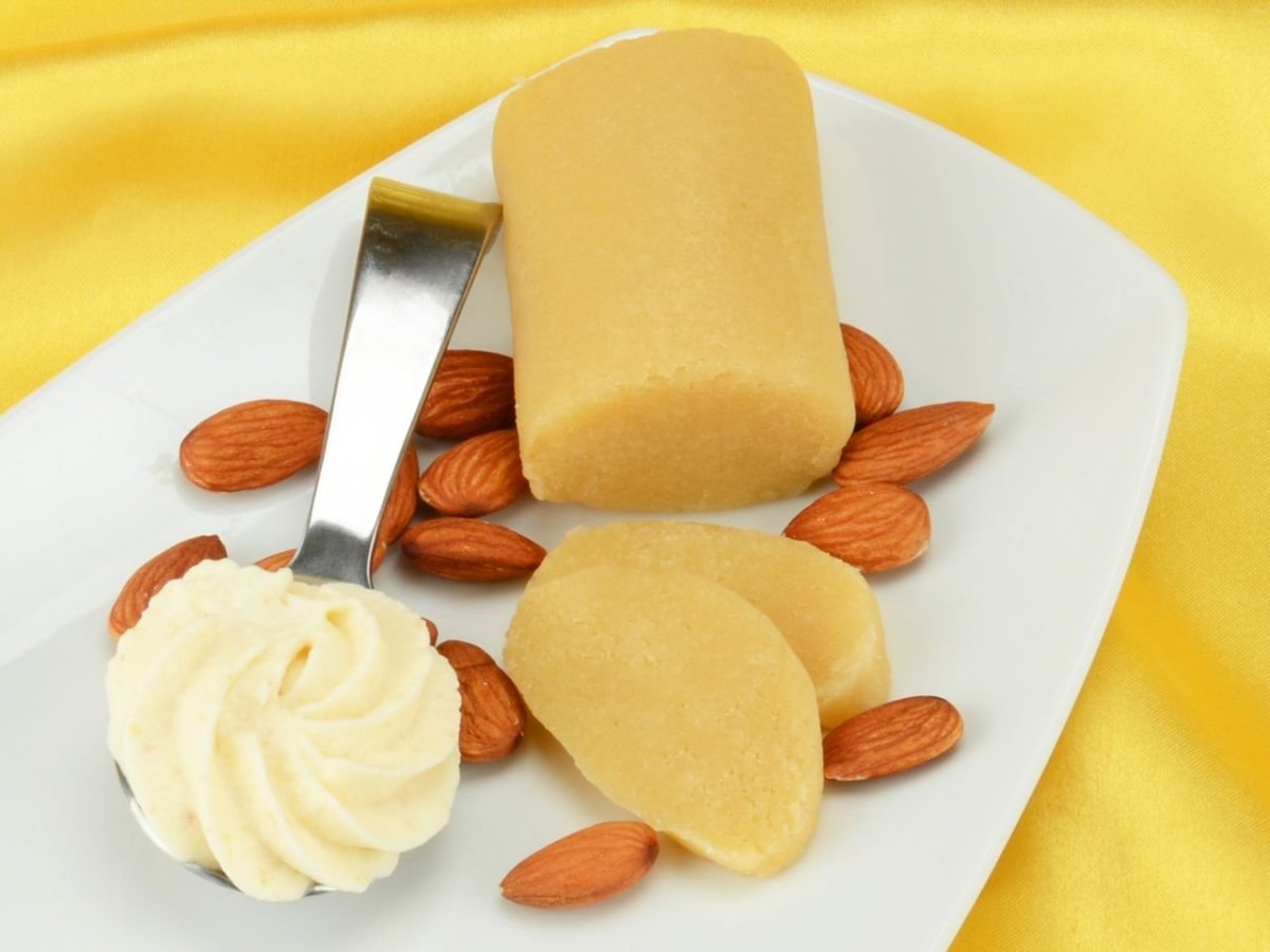 Композиция из куличей