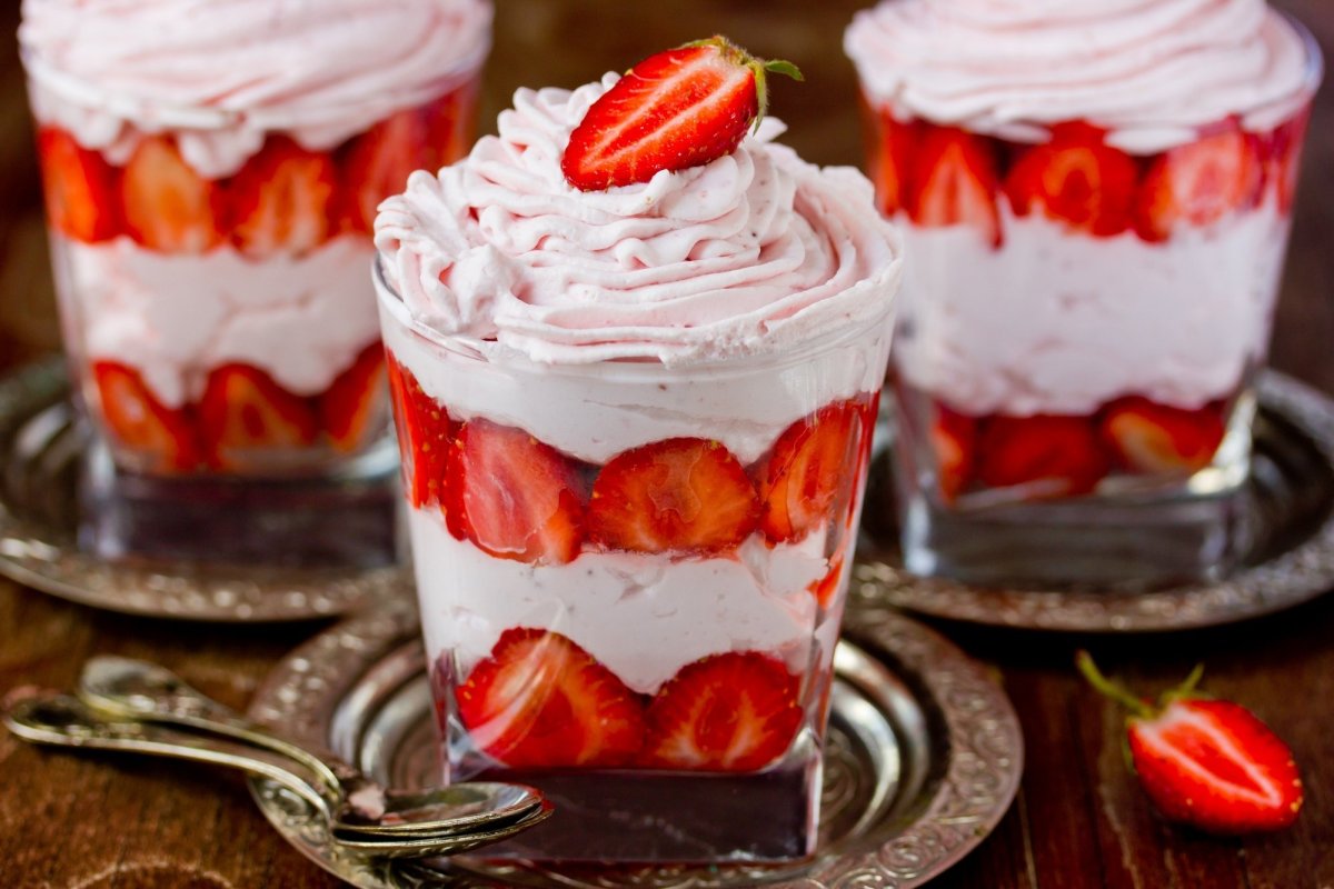 Eton mess десерт