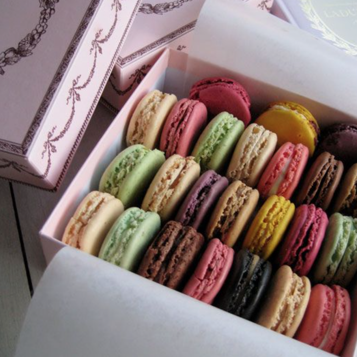 Almond французские макаруны