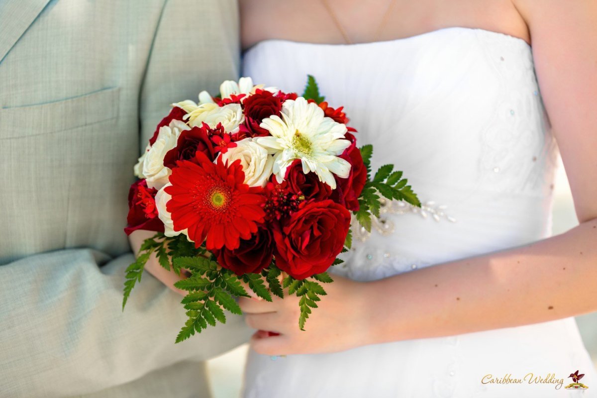 Букет невесты из роз и хризантем