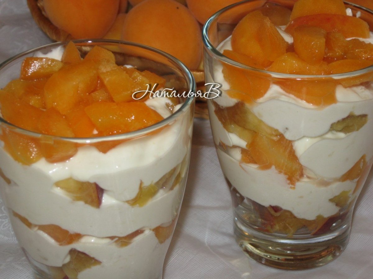 Творожный десерт с персиками