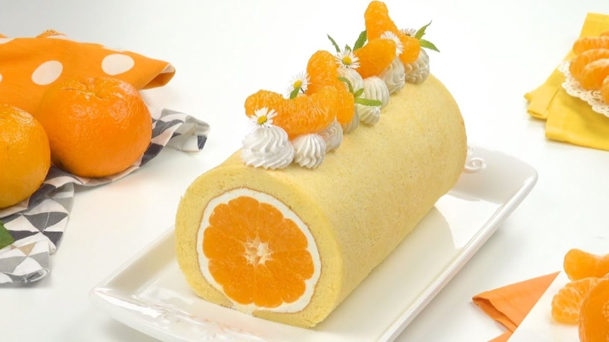 Меренговый рулет с мандаринами