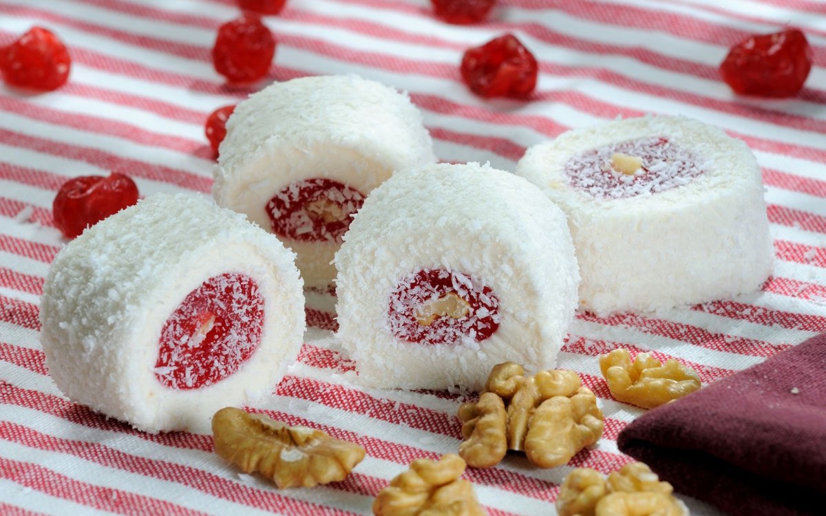 Фото с завтраком вкусным пирогом