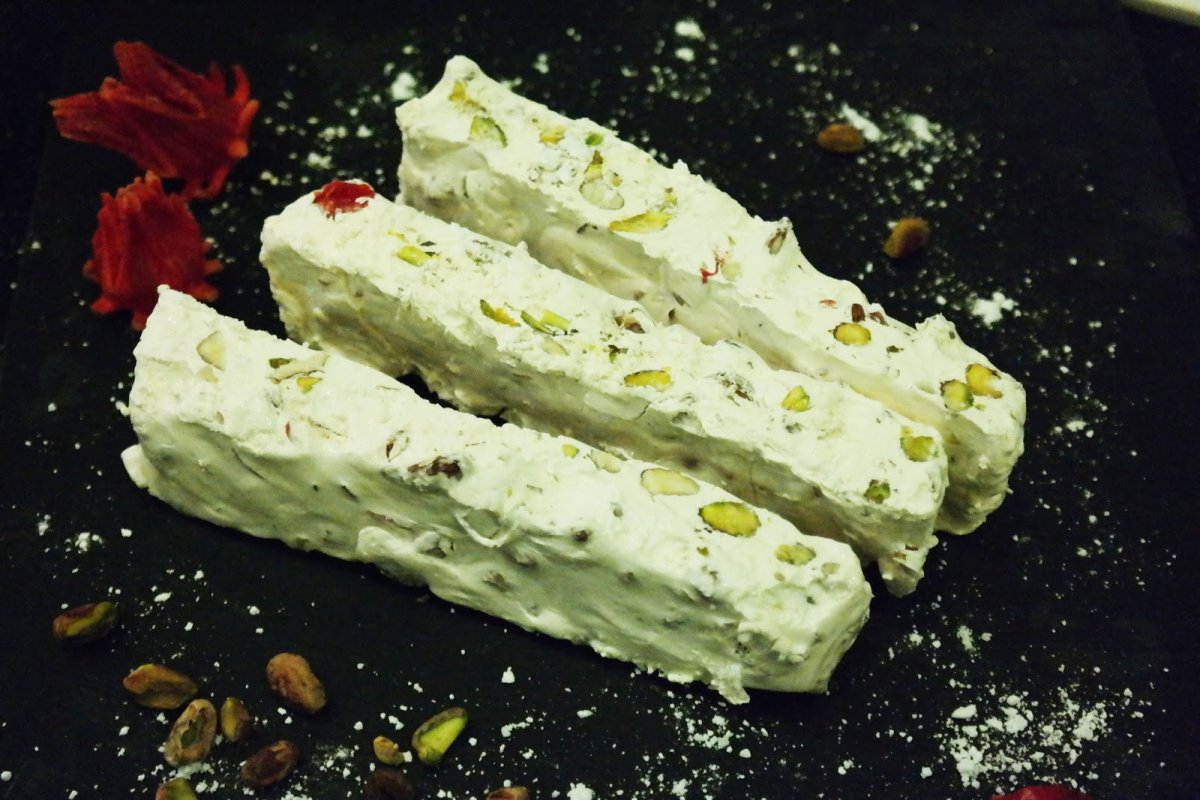 Турецкая нуга с орехами