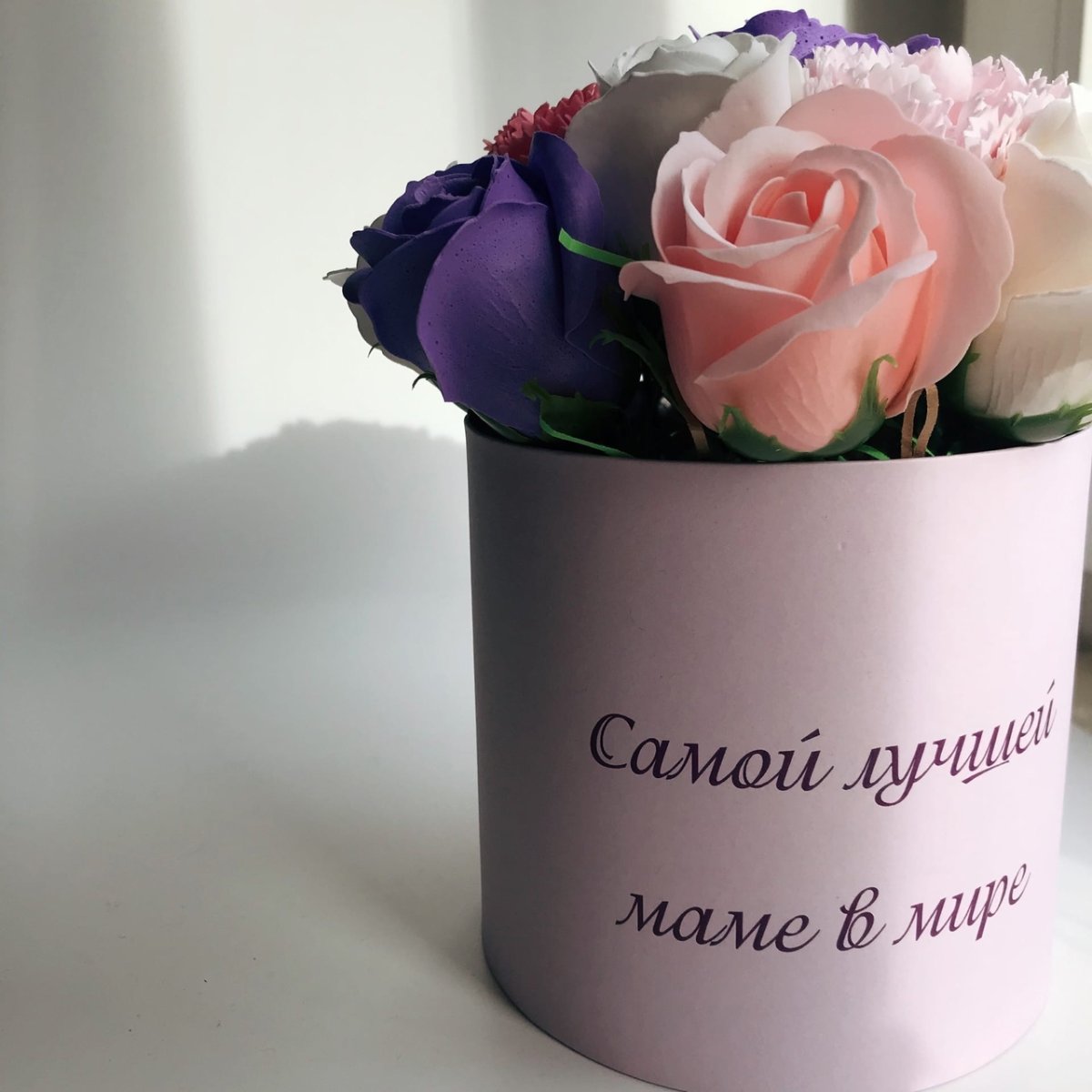Цветы под стеклом