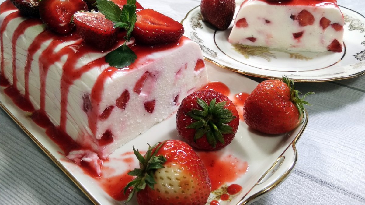 Десерт из клубники и творога