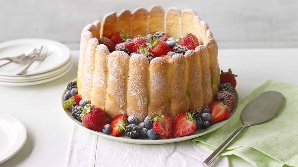 Шарлотка с савоярди