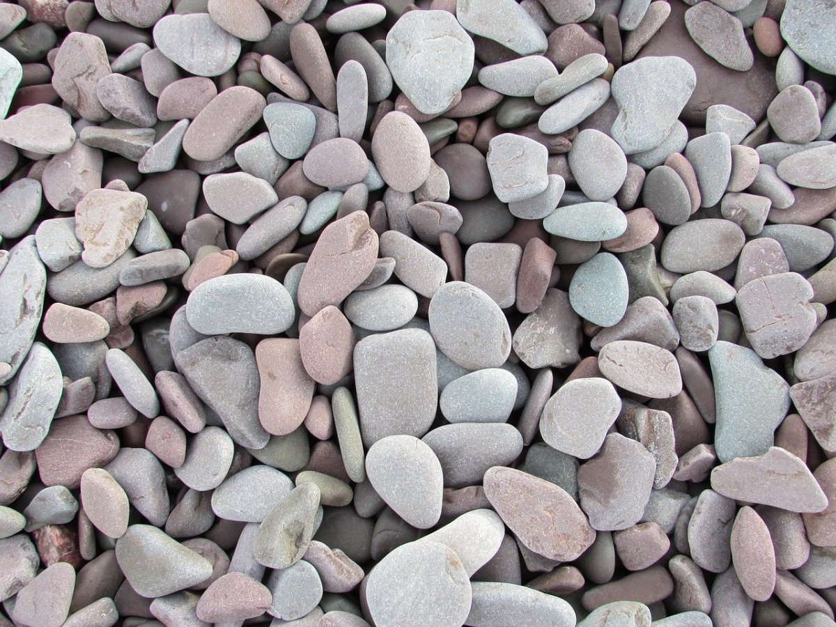 Серая галька