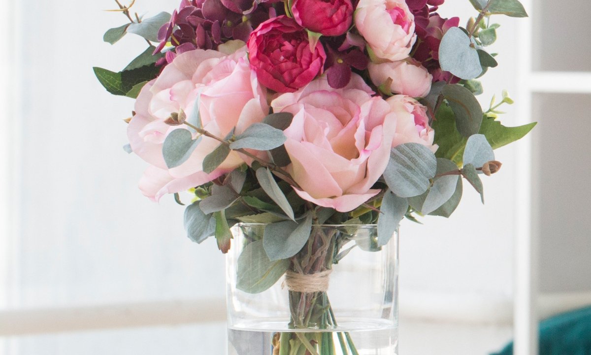 Букет цветов пионовидные розы
