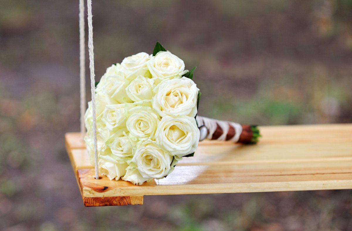 Свадебный простой букет невесты