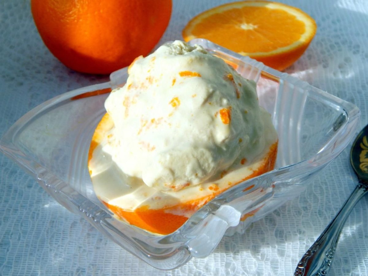 Мороженое со сметаной