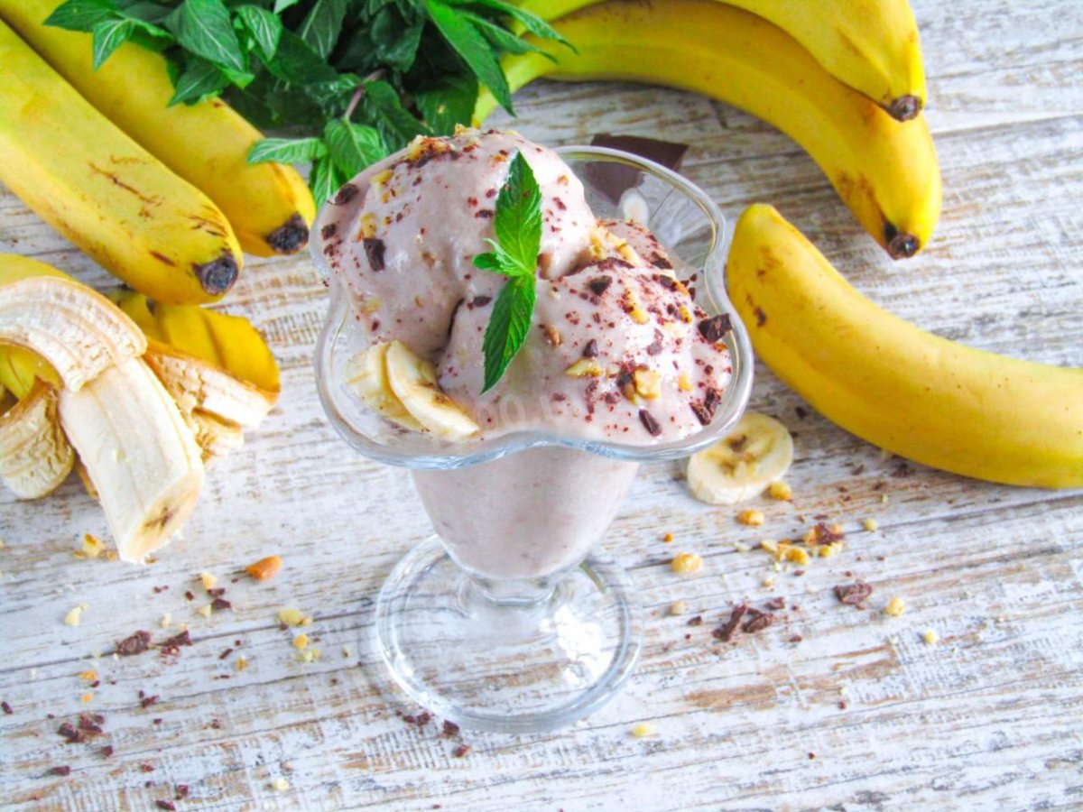 Мороженое с бананом и сгущенкой