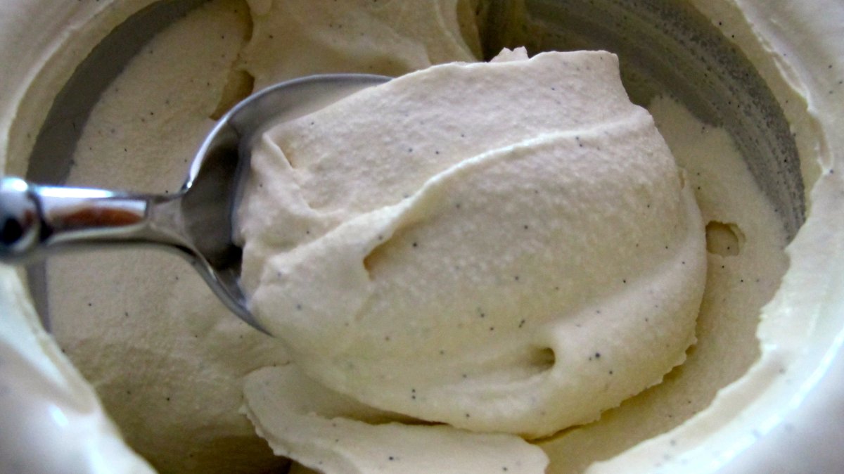 Мороженое из молока и масла в домашних