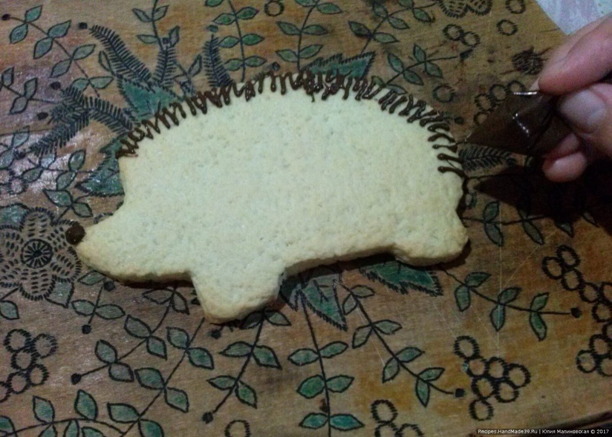 Украшаем печенье ежики