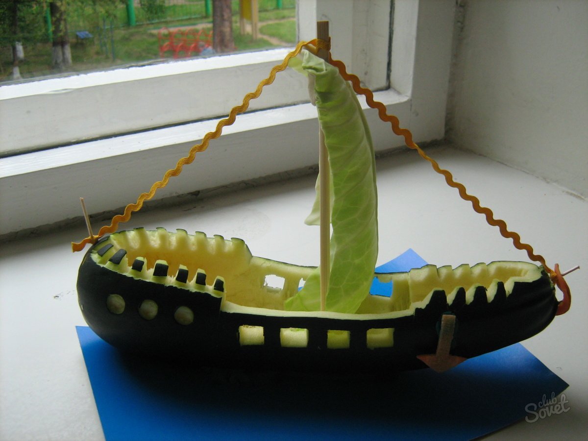 Кораблик из кабачка