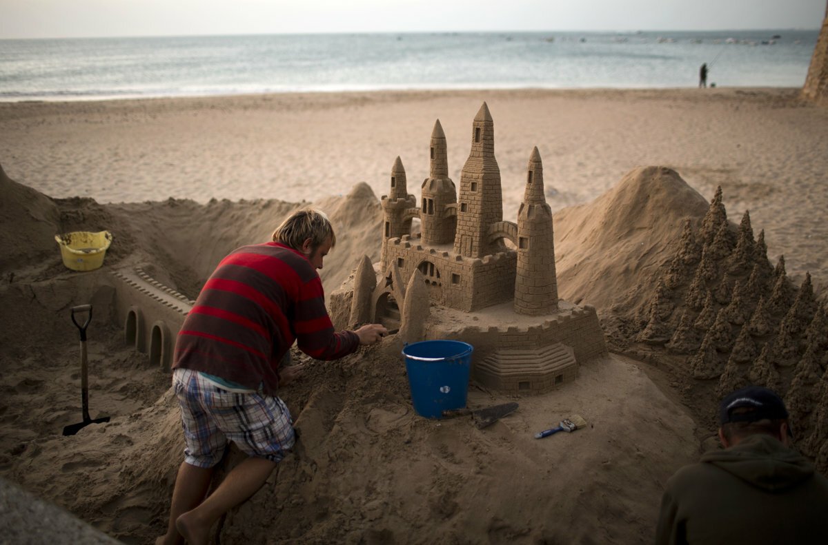 Бастион песчаный замок. Песочный замок. Замок из песка. Домик из песка. Замок из песка дорама