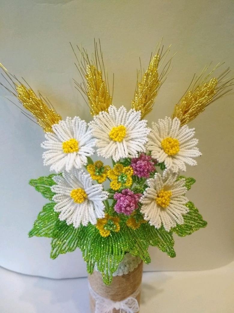 Ромашка из бисера