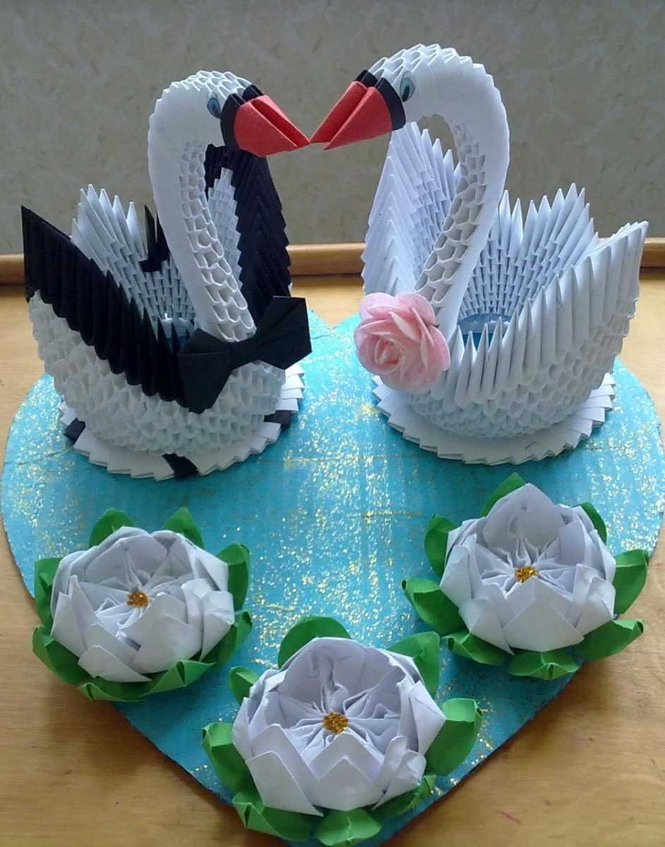 Лебедь из модулей оригами